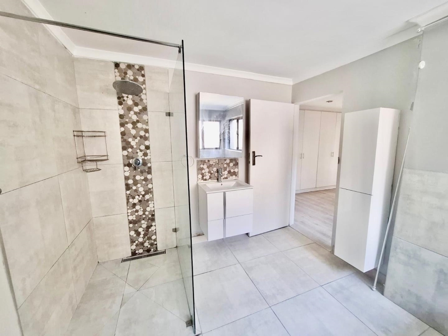4 Bedroom Property for Sale in West Beach Western Cape